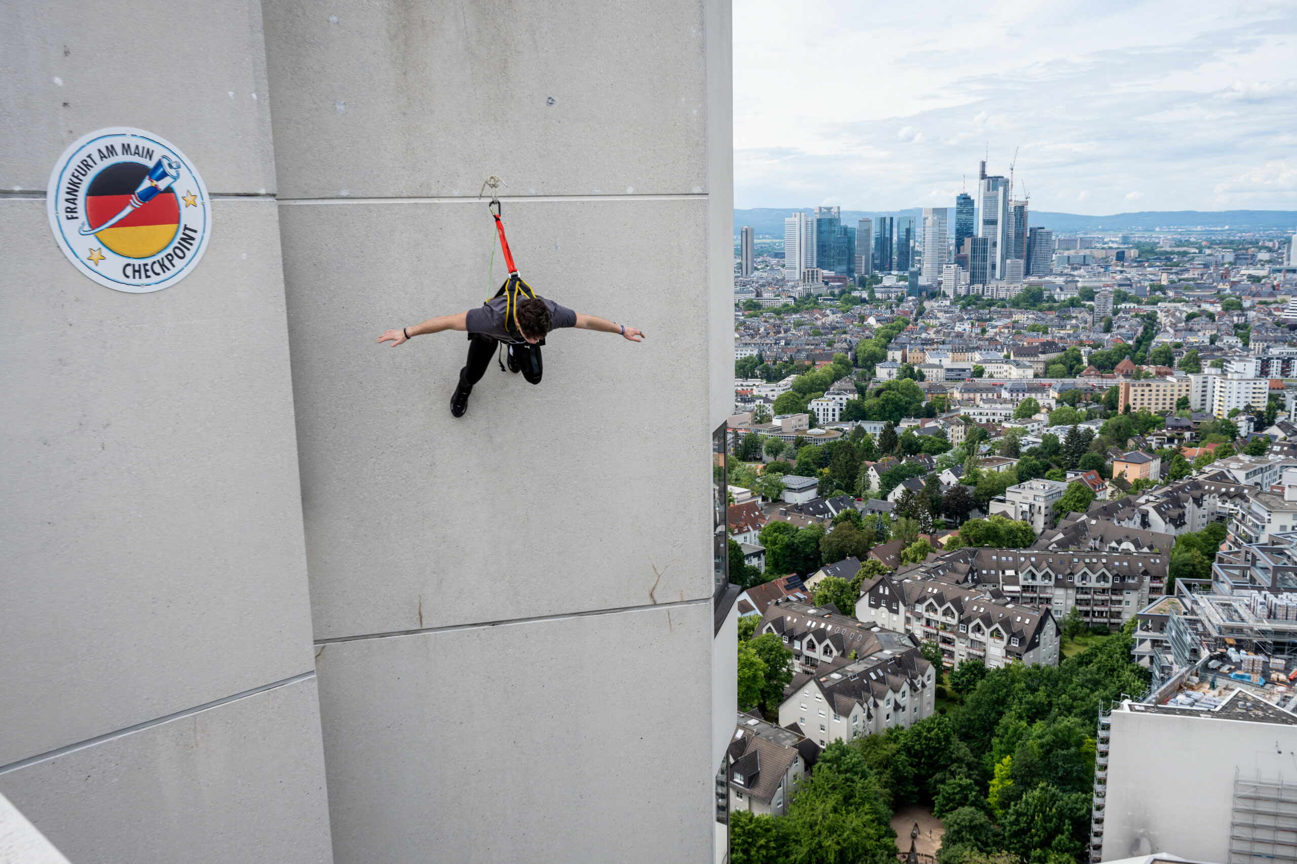 Participant seen during House Running Frankfurt at Red Bull Can You Make It 2024 in Frankfurt Am Main, Germany on May 26, 2024. // Daniel Schulz / Red Bull Content Pool // SI202405270309 // Usage for editorial use only //