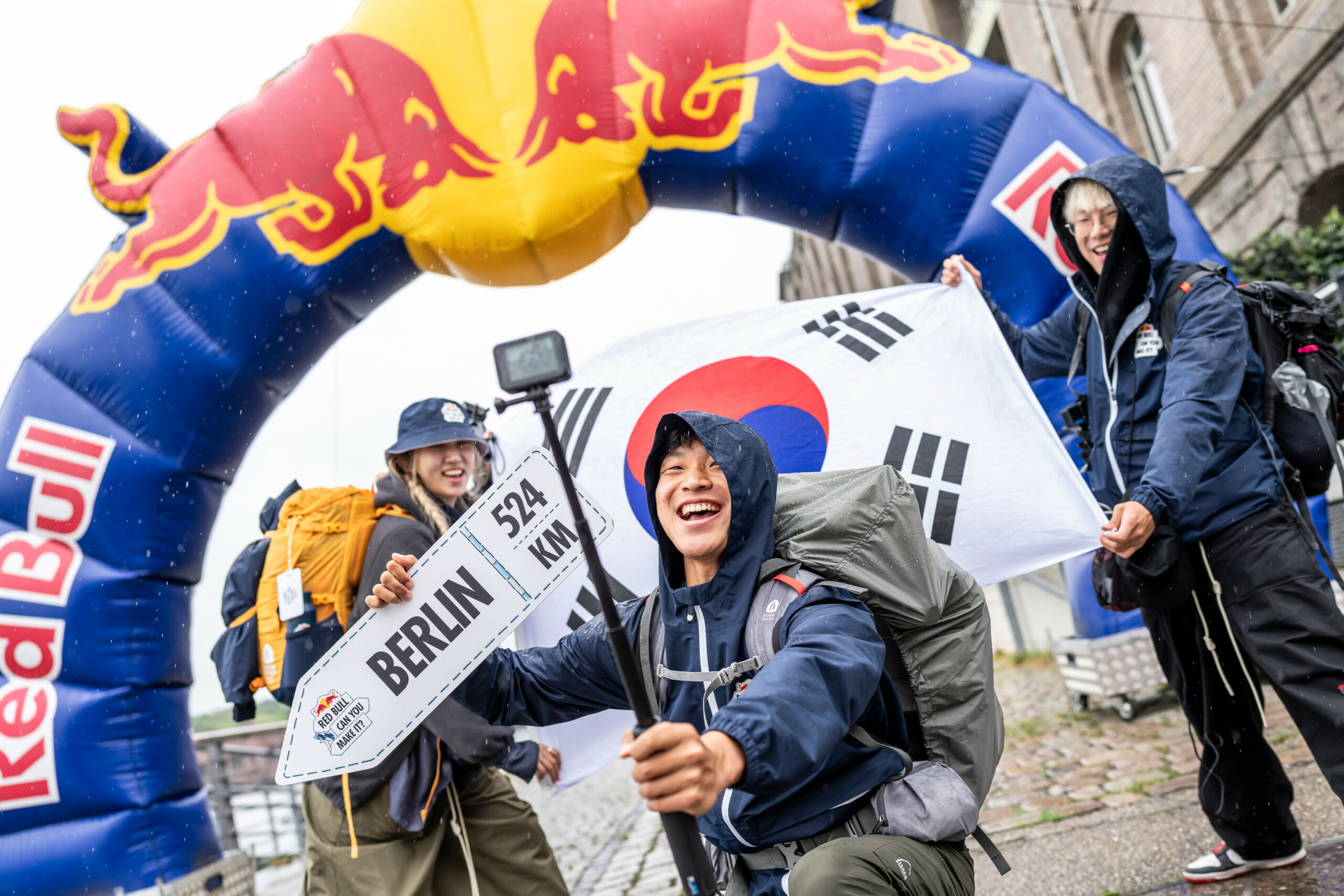Participants seen during the Red Bull Can You Make It? 2024 - FINISH LINE in Berlin, Germany on May 28, 2024. // Marc Conzelmann / Red Bull Content Pool // SI202405280393 // Usage for editorial use only //