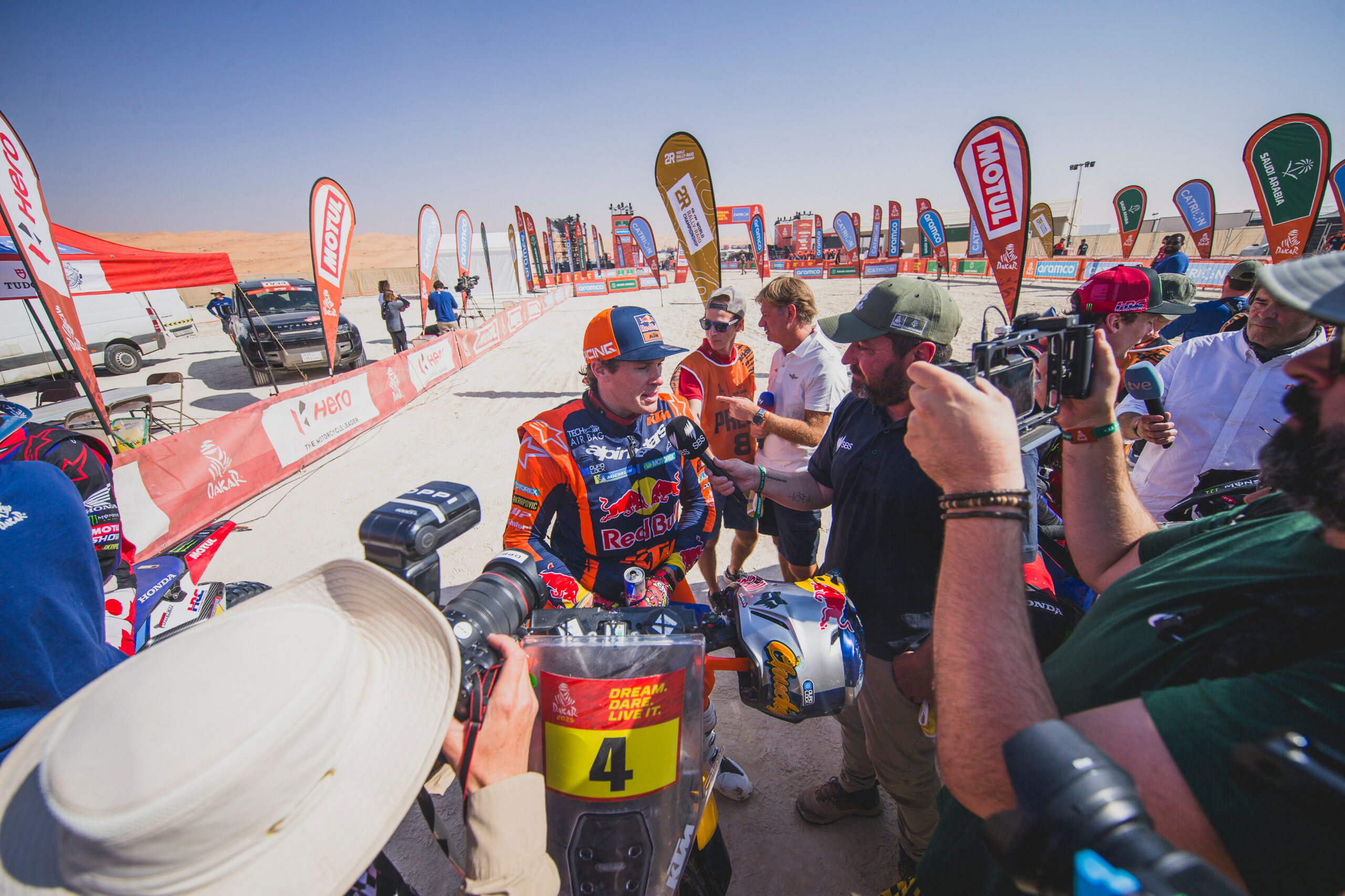 Daniel Sanders (AUS) for Red Bull KTM Factory Racing at the finish line after stage 12 of Rally Dakar 2025 from AL SHUBAYTAH to SHUBAYTAH, Saudi Arabia on January 17, 2025. // Flavien Duhamel / Red Bull Content Pool // SI202501170406 // Usage for editorial use only //