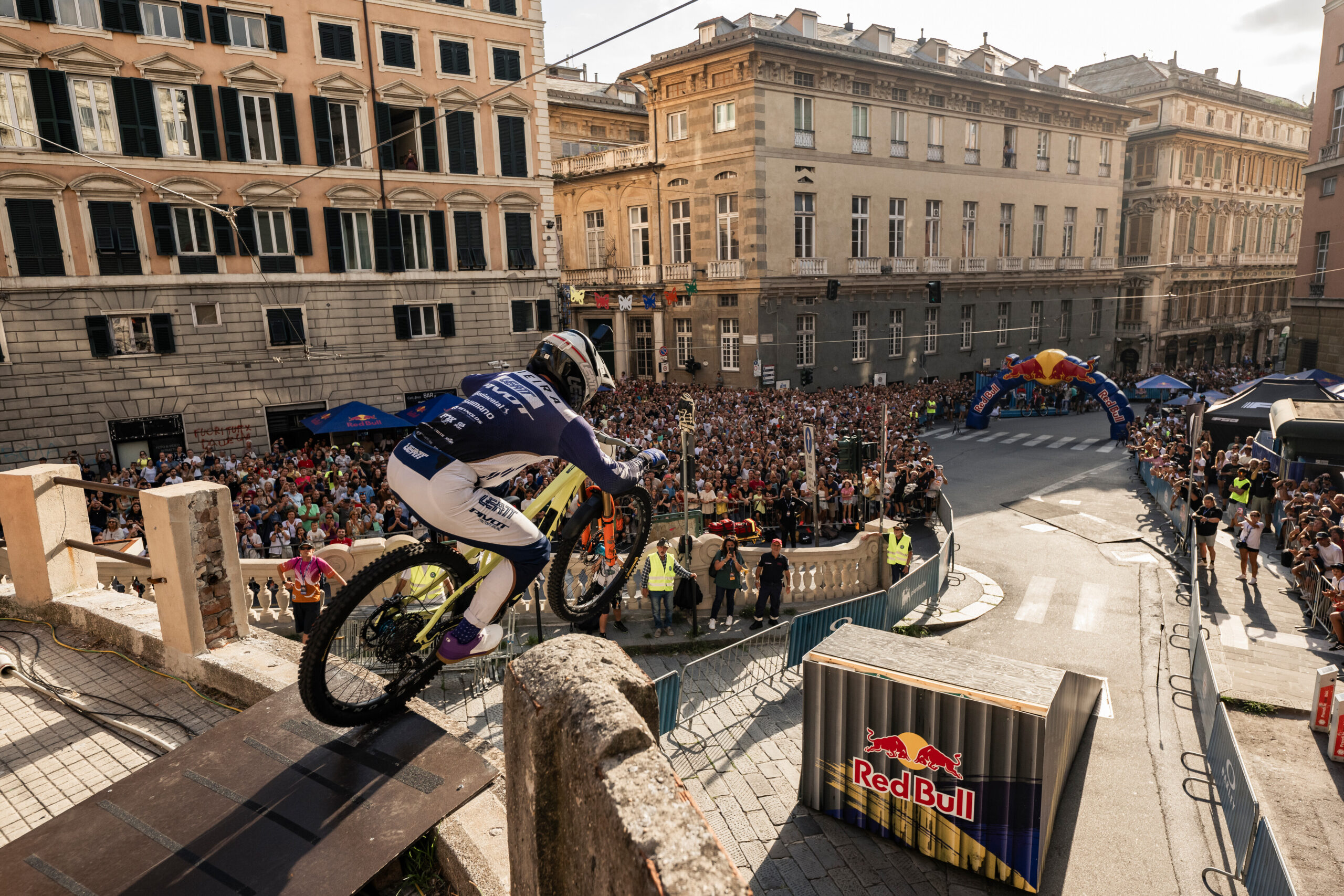 Roger Vieira performs at Red Bull Cerro Abajo in Genova, Italy on August 24, 2025. // Bartek Wolinski / Red Bull Content Pool // SI202508240721 // Usage for editorial use only //